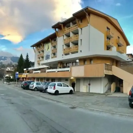 White - Center On Slopes * Megeve