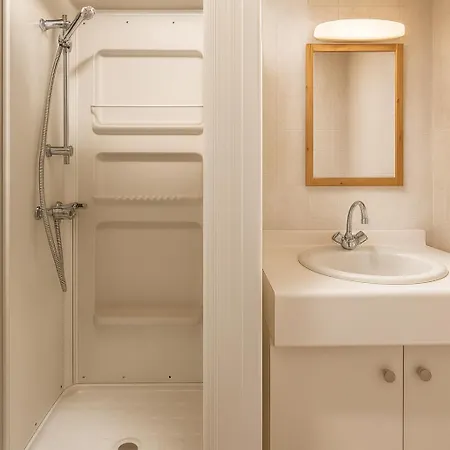 White - Center On Slopes Apartment